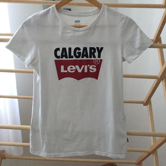 Levi's Calgary T-Shirt - Picture 1 of 3